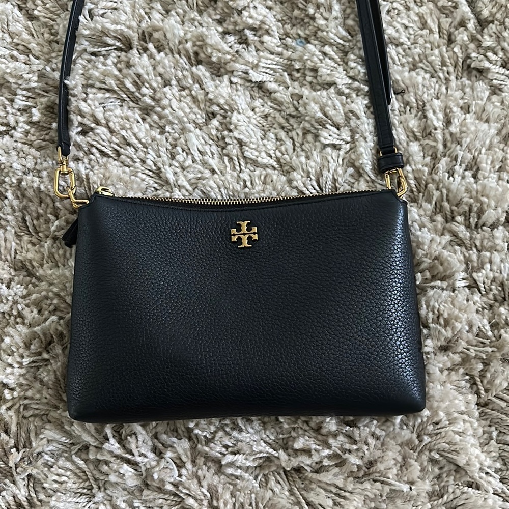 Tory Burch cross body- good condition - Picture 1 of 2